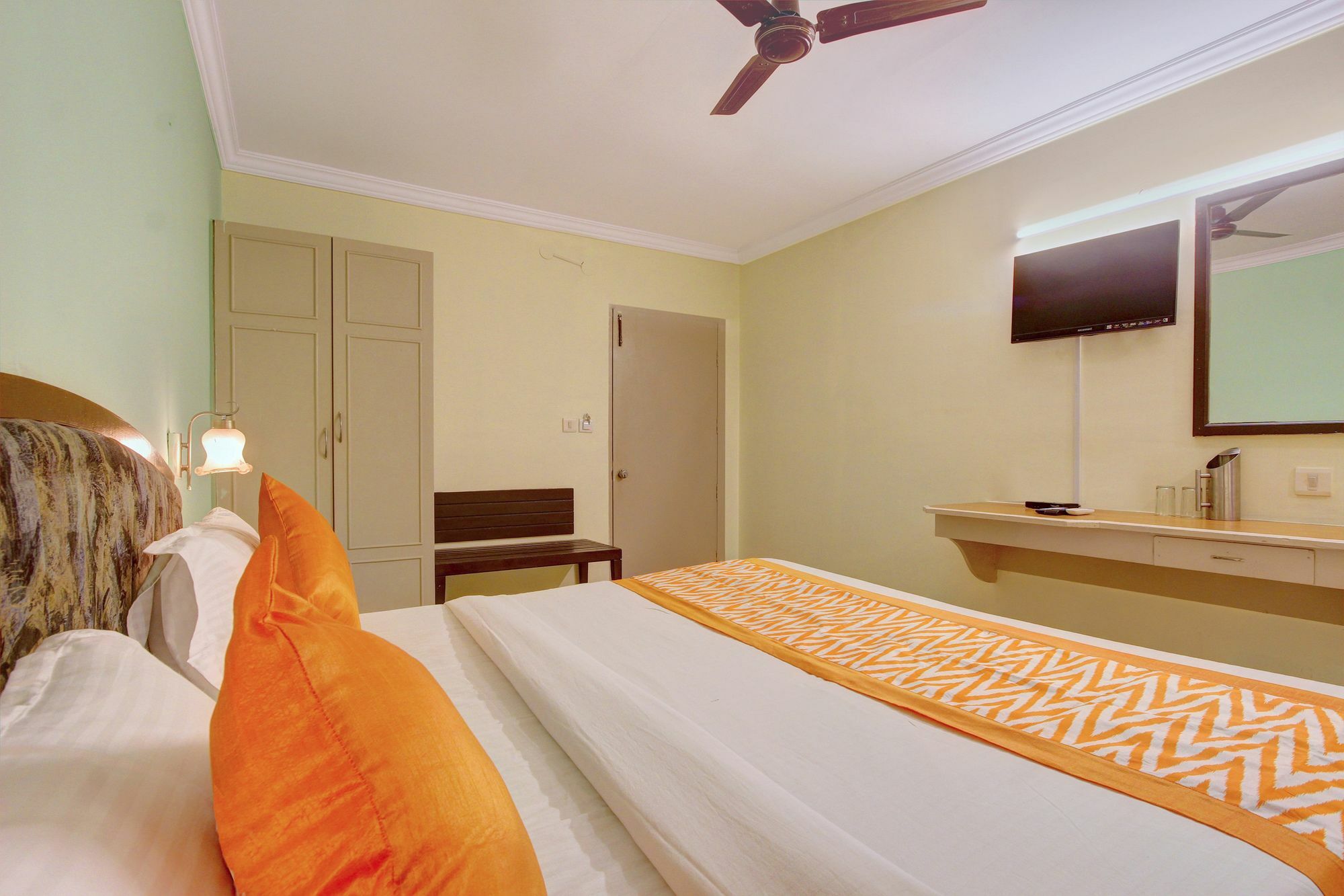 Oyo 10596 Hotel Indu Hyderabad Exterior foto